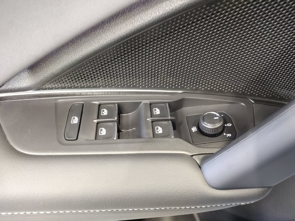 New 2026 Volkswagen Tiguan SE AWD/4WD image 20