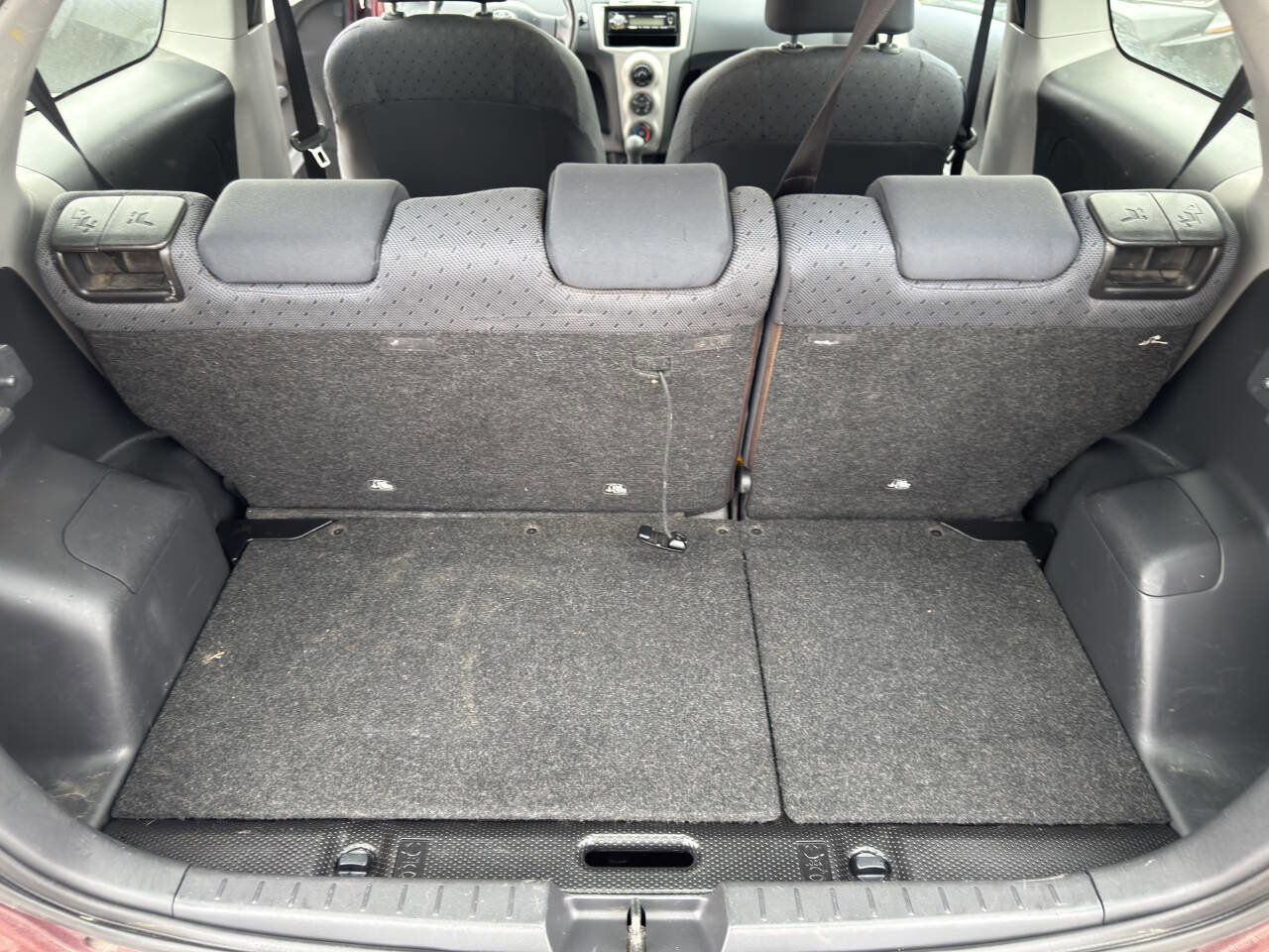 Used 2010 Toyota Yaris 2-Door Hatchback FWD image 14