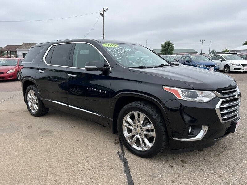 Used 2019 Chevrolet Traverse High Country w/ LPO, Floor Liner Package image 10