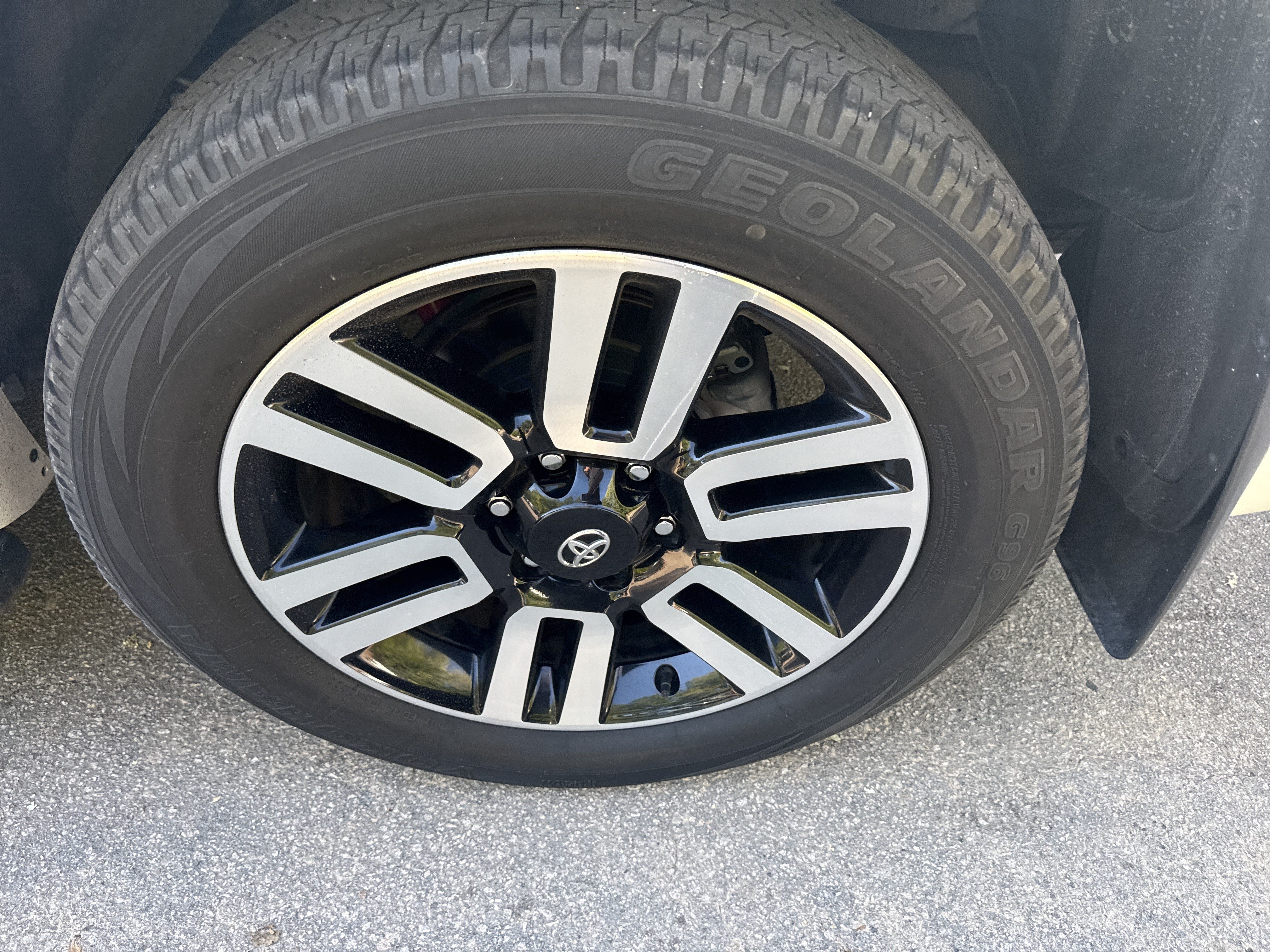 Used 2023 Toyota 4Runner Limited RWD image 11