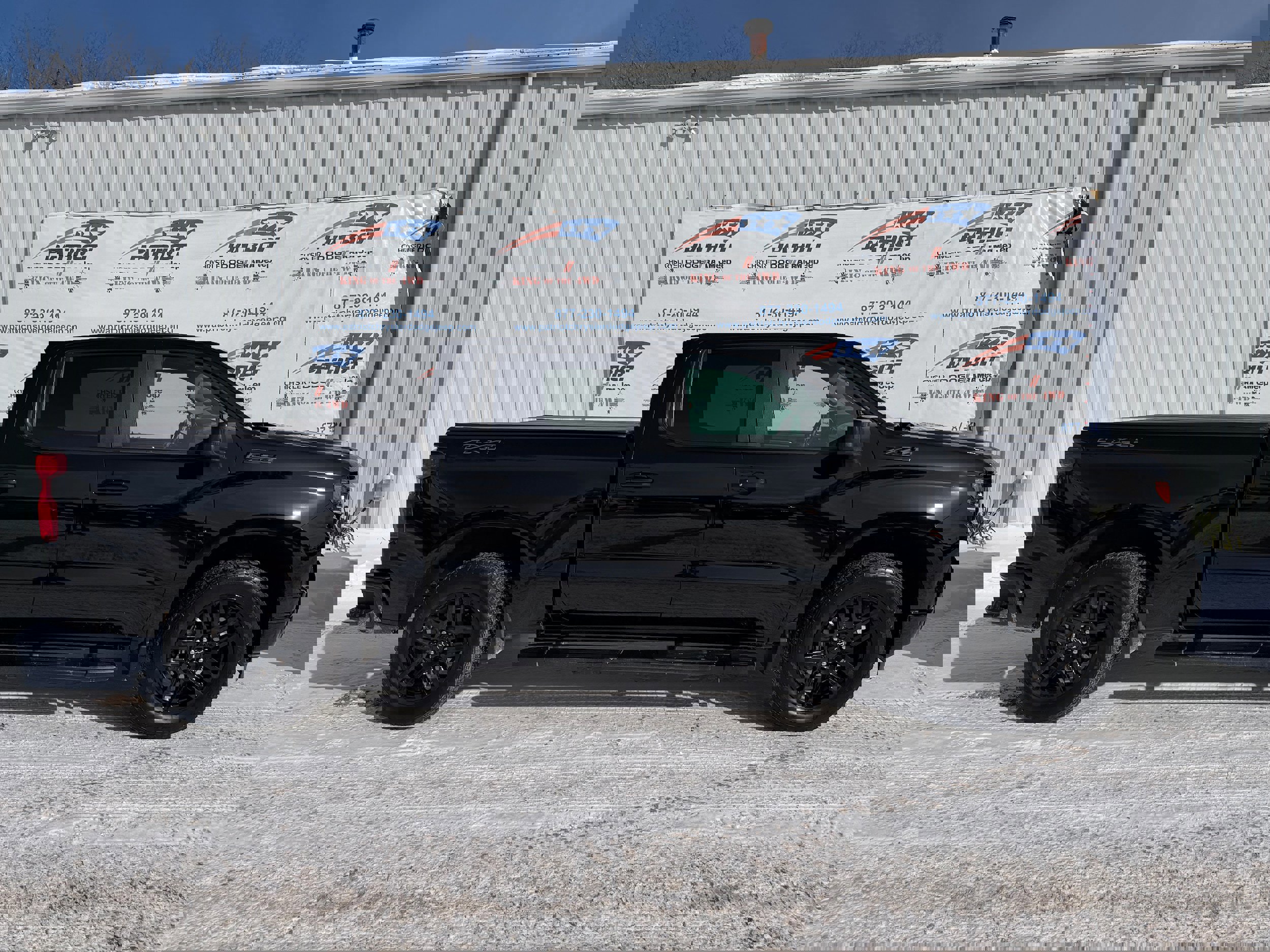 Used 2024 Chevrolet Silverado 1500 RST image 2