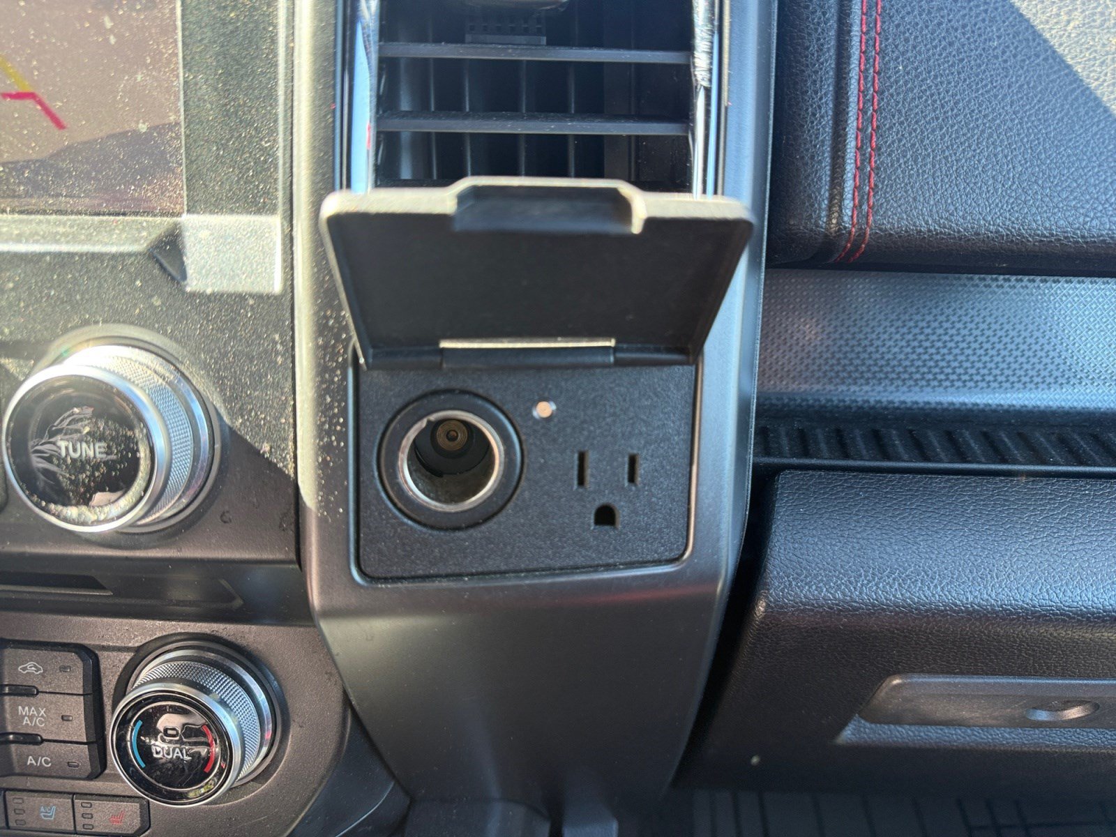 Used 2016 Ford F150 Lariat AWD/4WD image 29