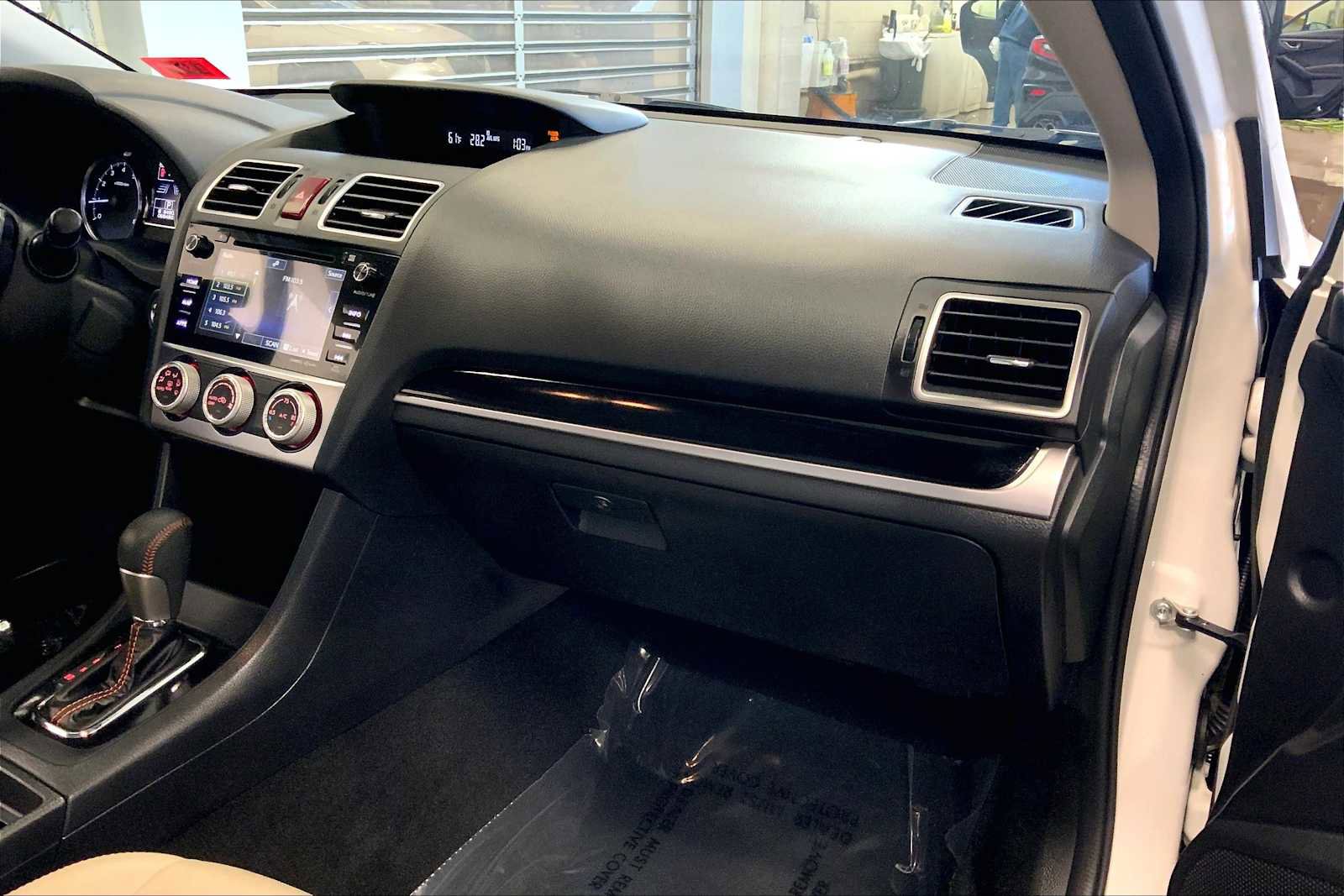 Used 2017 Subaru Crosstrek 2.0i Limited image 18