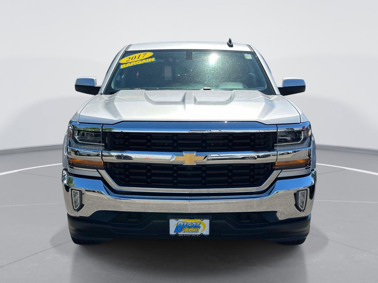 Used 2017 Chevrolet Silverado 1500 LT w/ All Star Edition AWD/4WD image 2