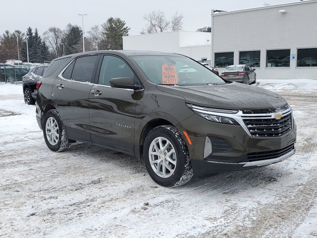 Used 2023 Chevrolet Equinox LT image 2