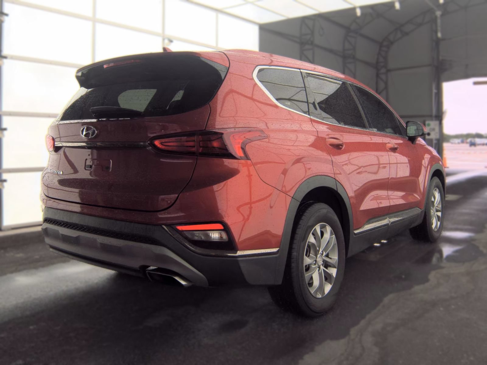 Used 2019 Hyundai Santa Fe SEL FWD image 4