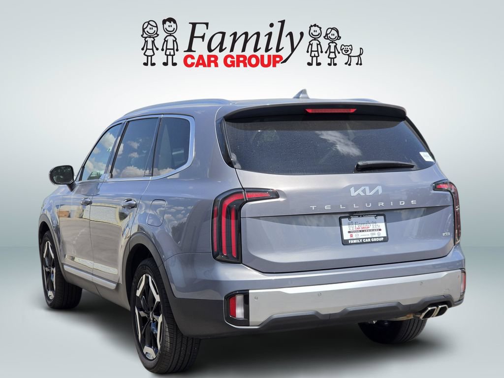Used 2024 Kia Telluride EX w/ EX Captain's Chair Package AWD/4WD image 3