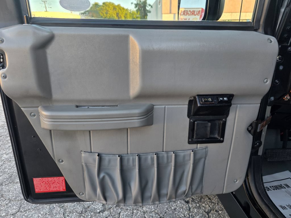 Used 2000 HUMMER H1 4-Door Wagon AWD/4WD image 25