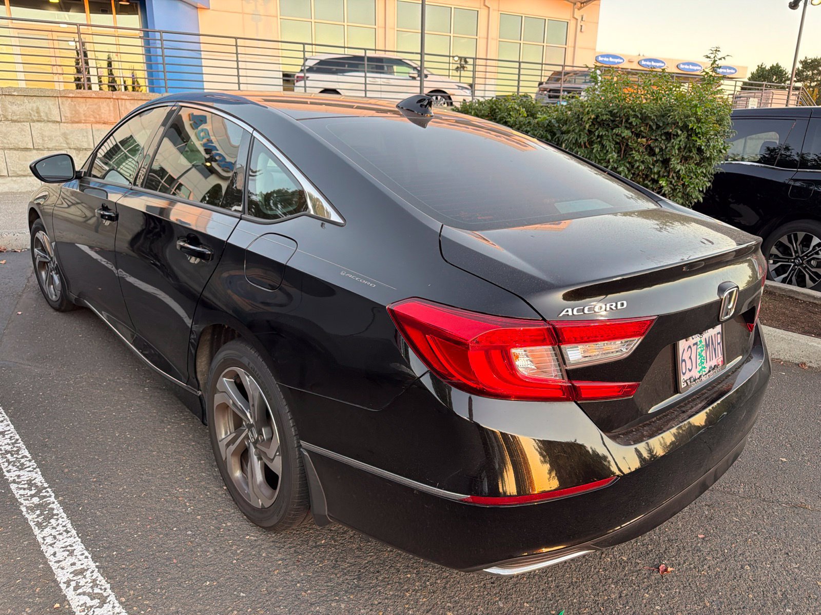 Used 2018 Honda Accord EX image 6