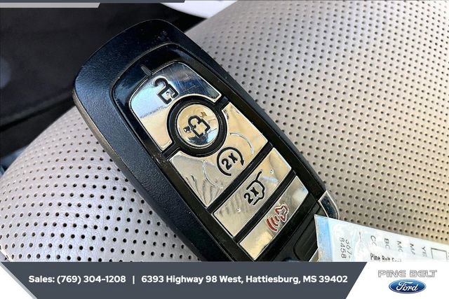 Used 2021 Lincoln Corsair FWD w/ Premium Package image 9