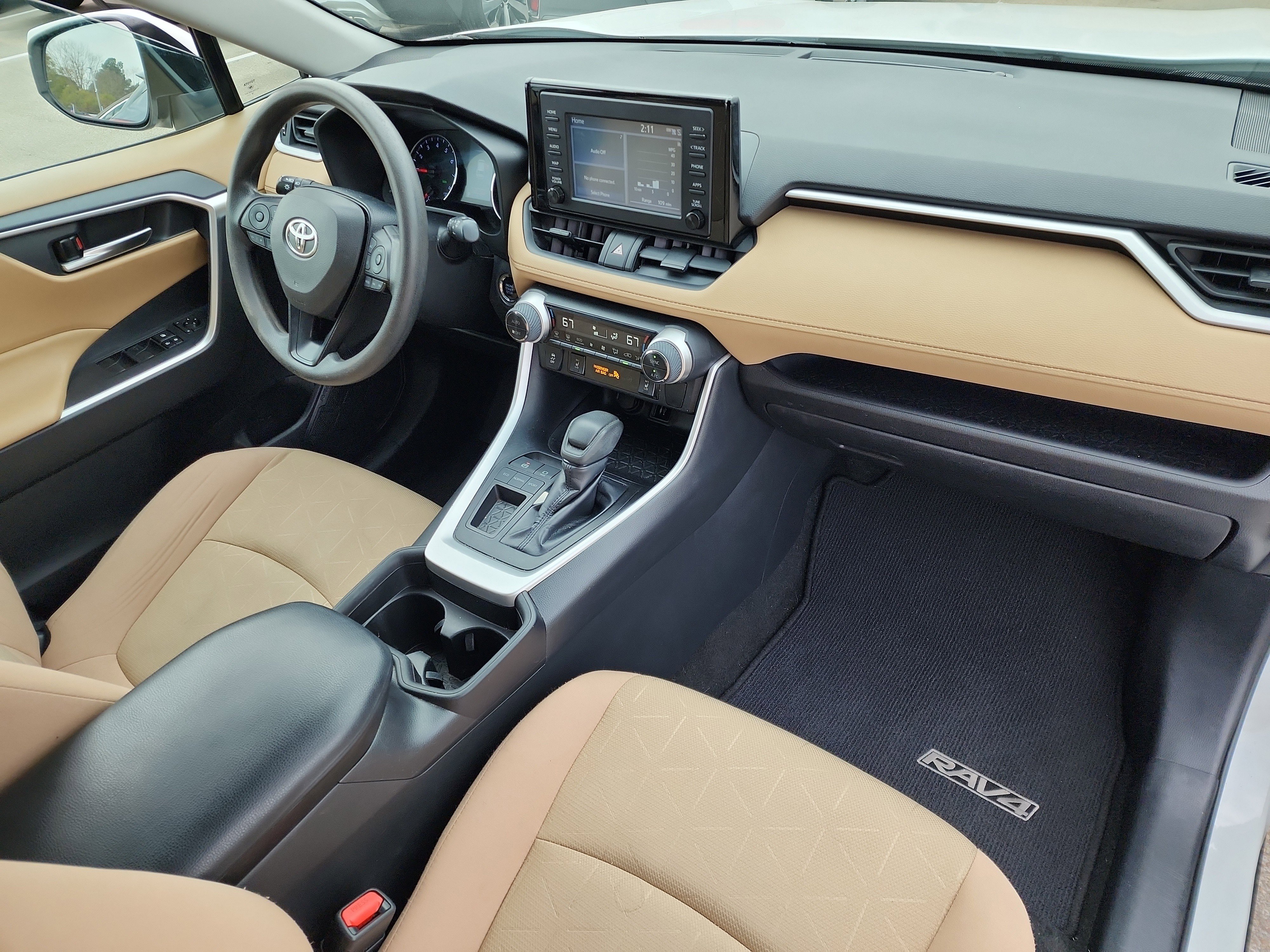 Used 2019 Toyota RAV4 XLE image 16