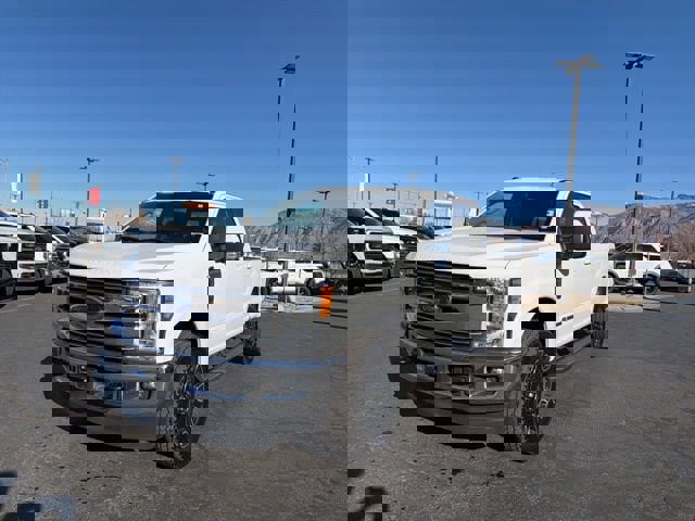 Used 2017 Ford F350 Lariat image 1