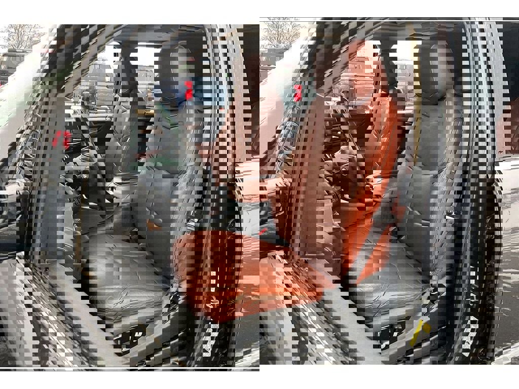 Used 2016 Cadillac Escalade Premium image 26