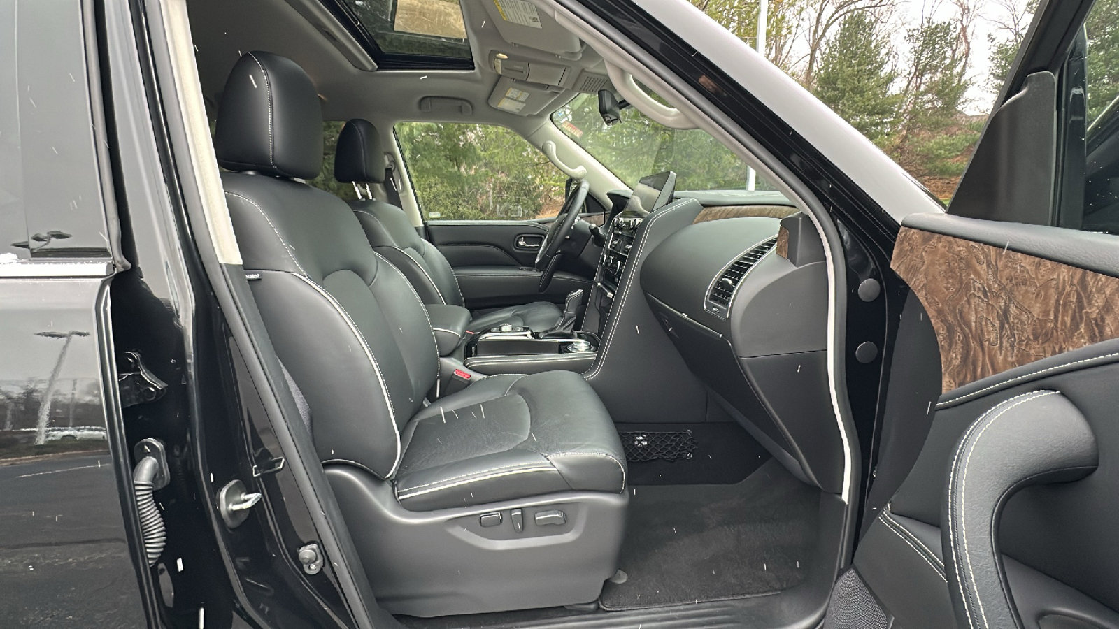 Certified 2024 INFINITI QX80 Premium Select w/ Cargo Package image 25