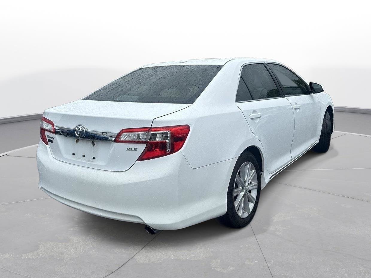 Used 2012 Toyota Camry XLE w/ Leather Pkg FWD image 6