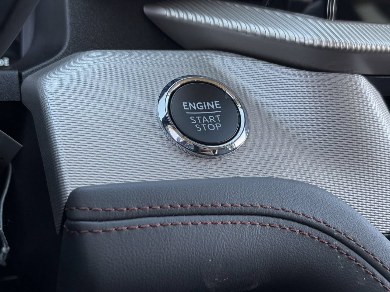 New 2026 Ford Explorer Active RWD image 16