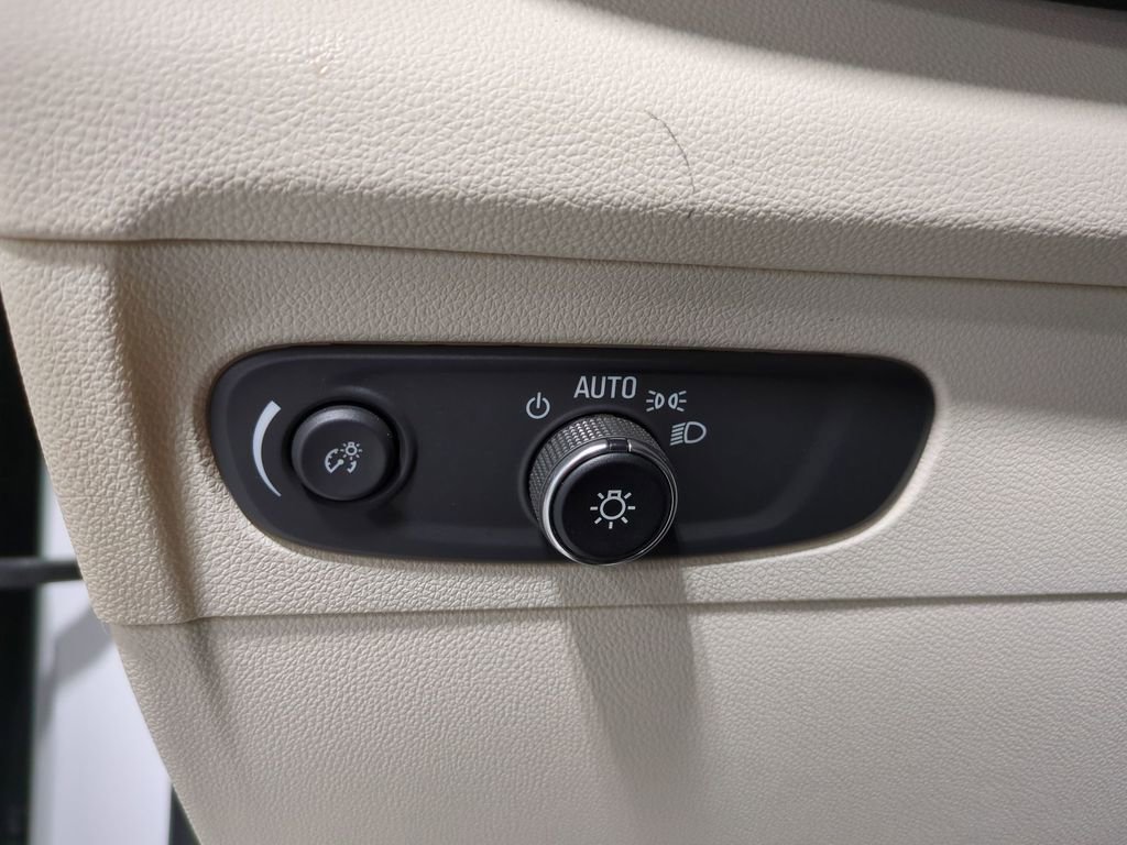 Used 2023 Buick Envision Preferred image 34