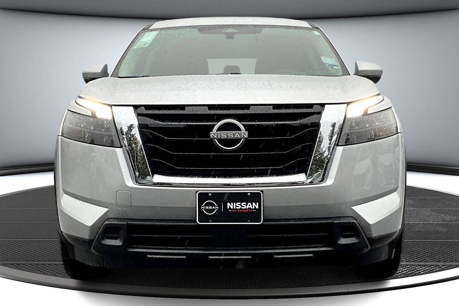 Used 2024 Nissan Pathfinder SV AWD/4WD image 3