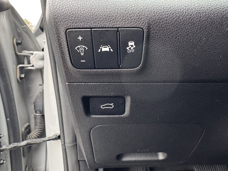 Used 2022 Kia K5 GT-Line image 24