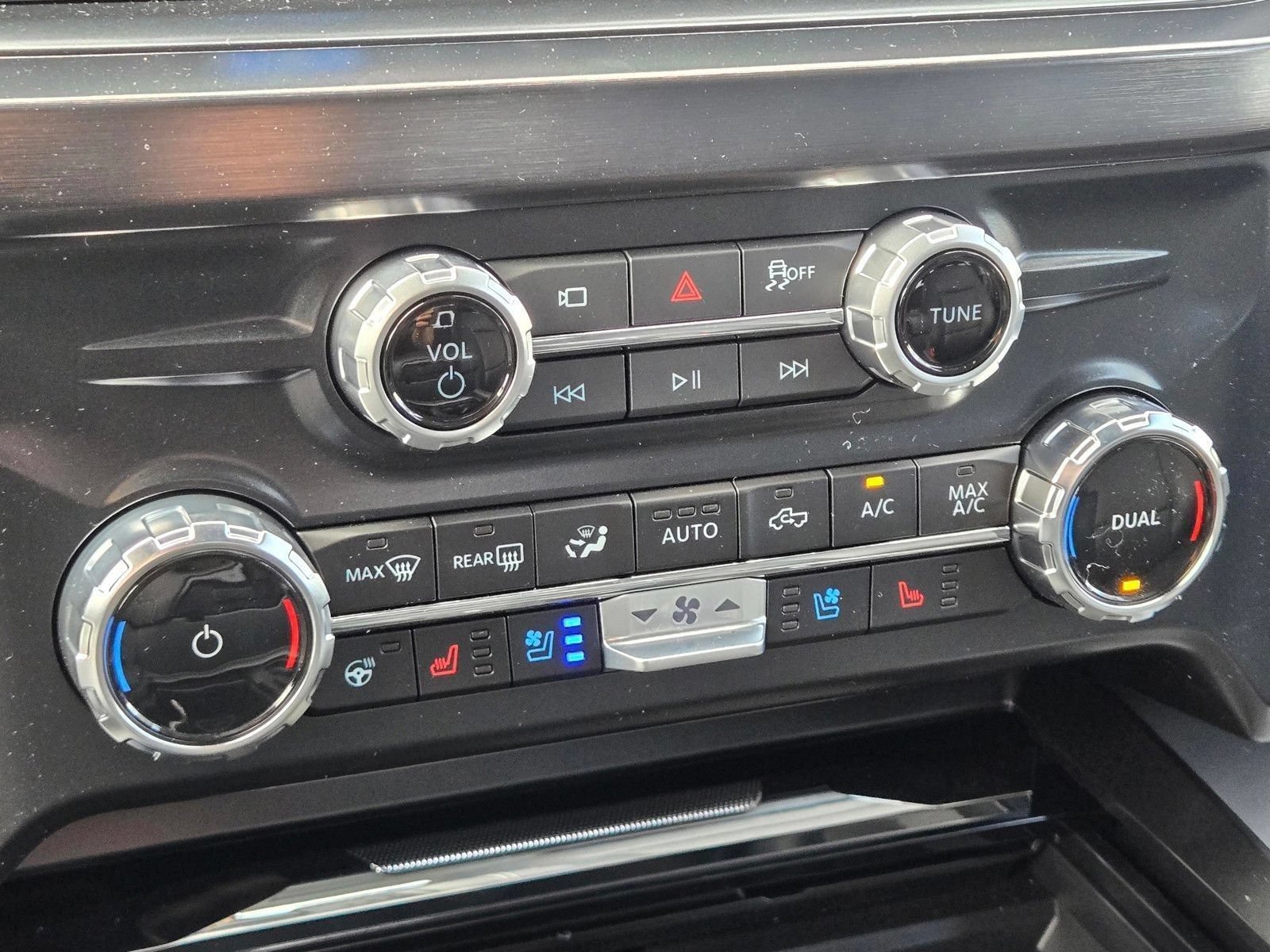 New 2026 Ford F350 Lariat RWD image 24