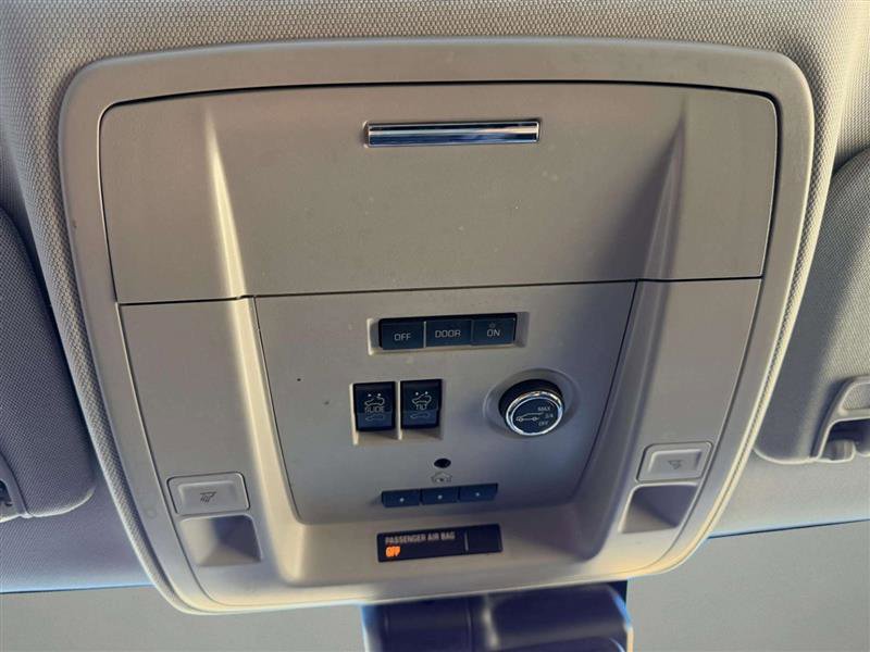 Used 2017 Chevrolet Suburban Premier image 39