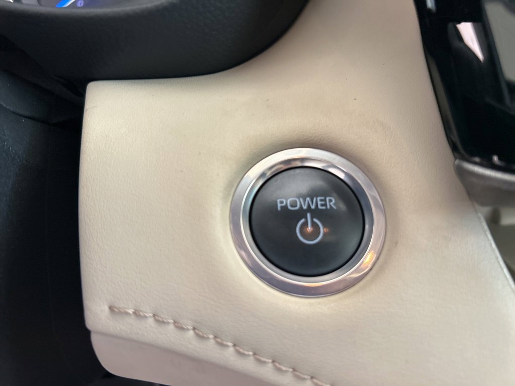 Used 2024 Toyota Highlander XLE AWD/4WD image 43