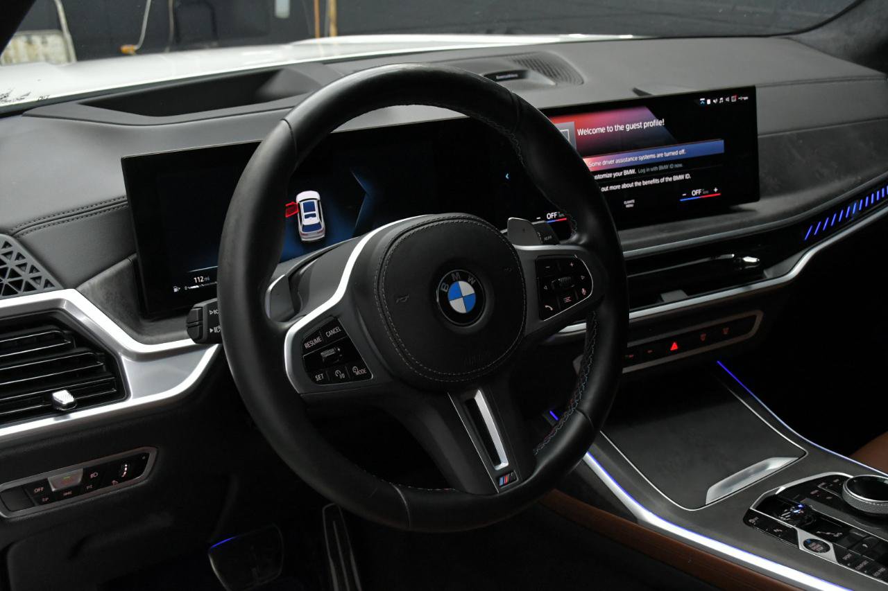 Used 2023 BMW X7 M60i AWD/4WD image 22