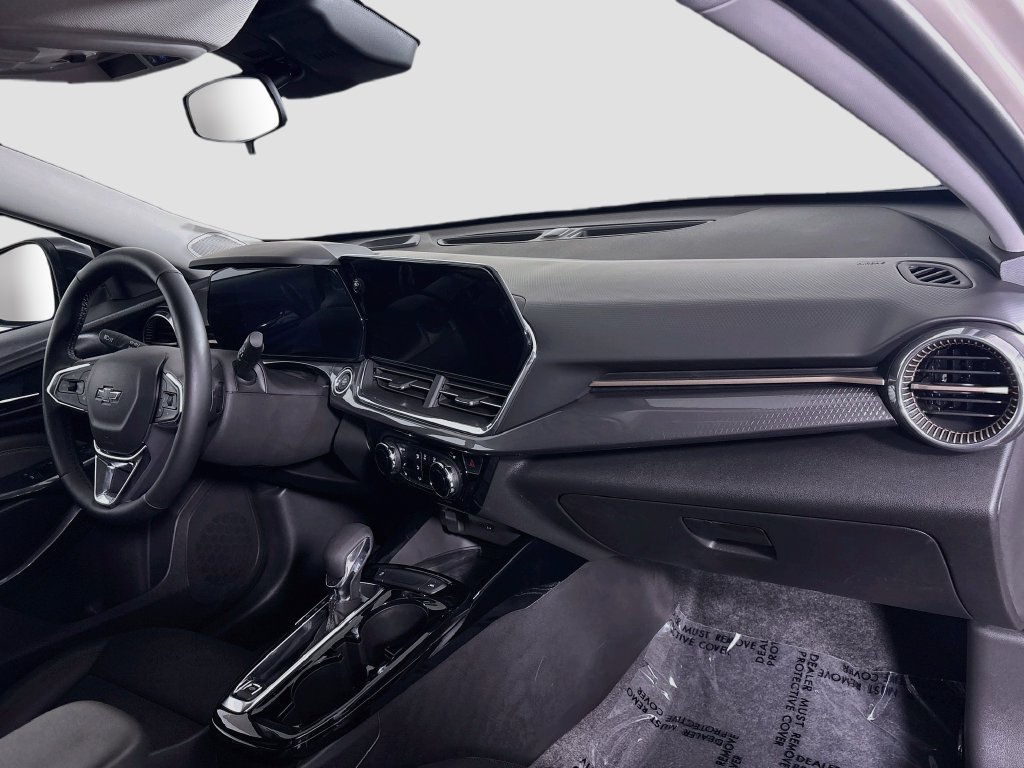 Certified 2026 Chevrolet Trax ACTIV w/ Sunroof Package FWD image 31