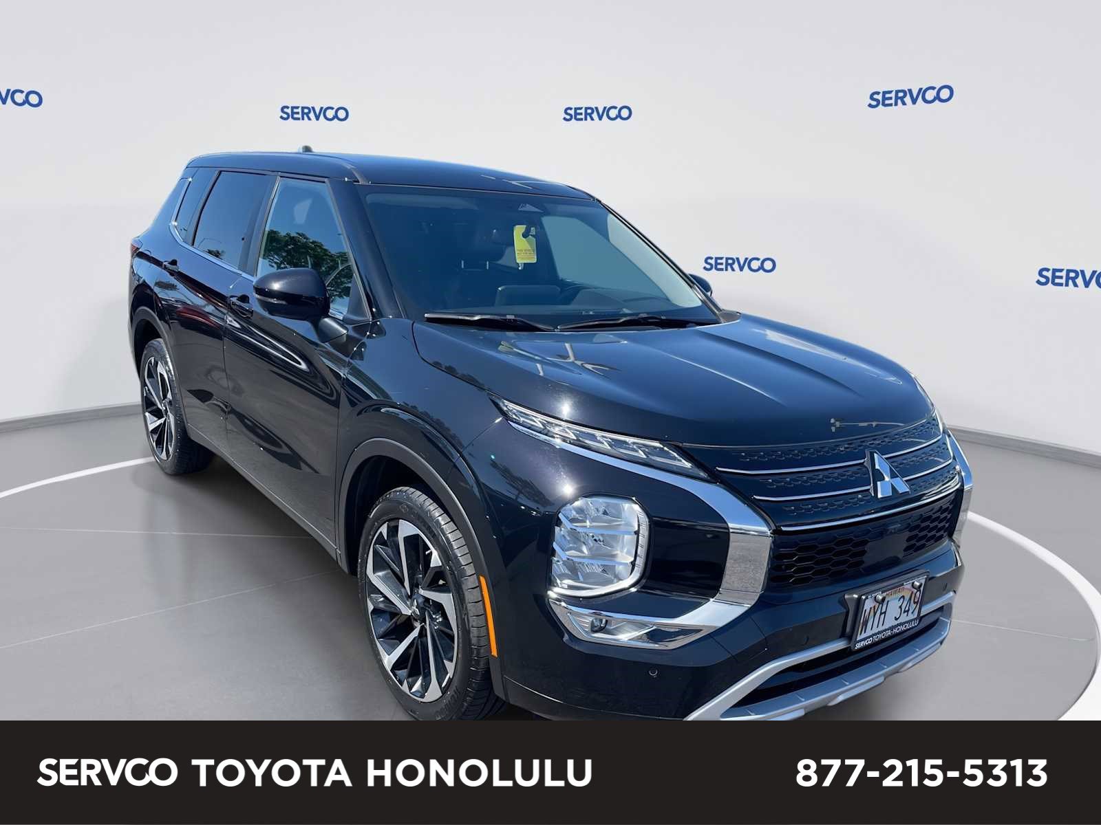 Used 2024 Mitsubishi Outlander SE image 1