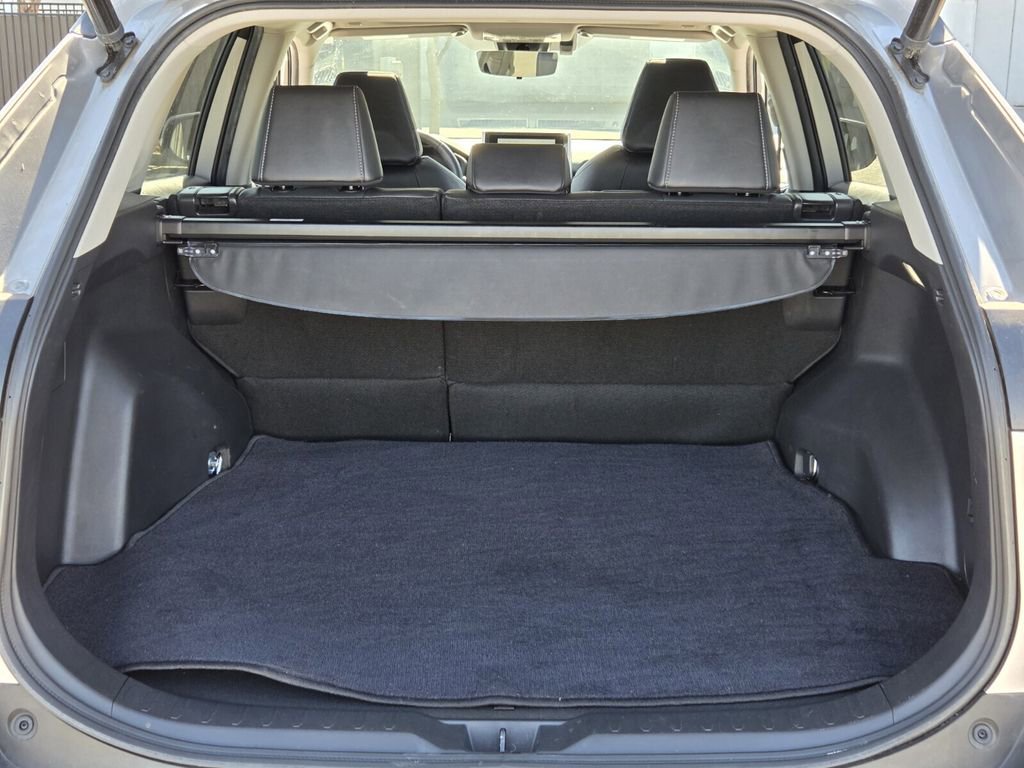 Used 2023 Toyota RAV4 XLE Premium image 9