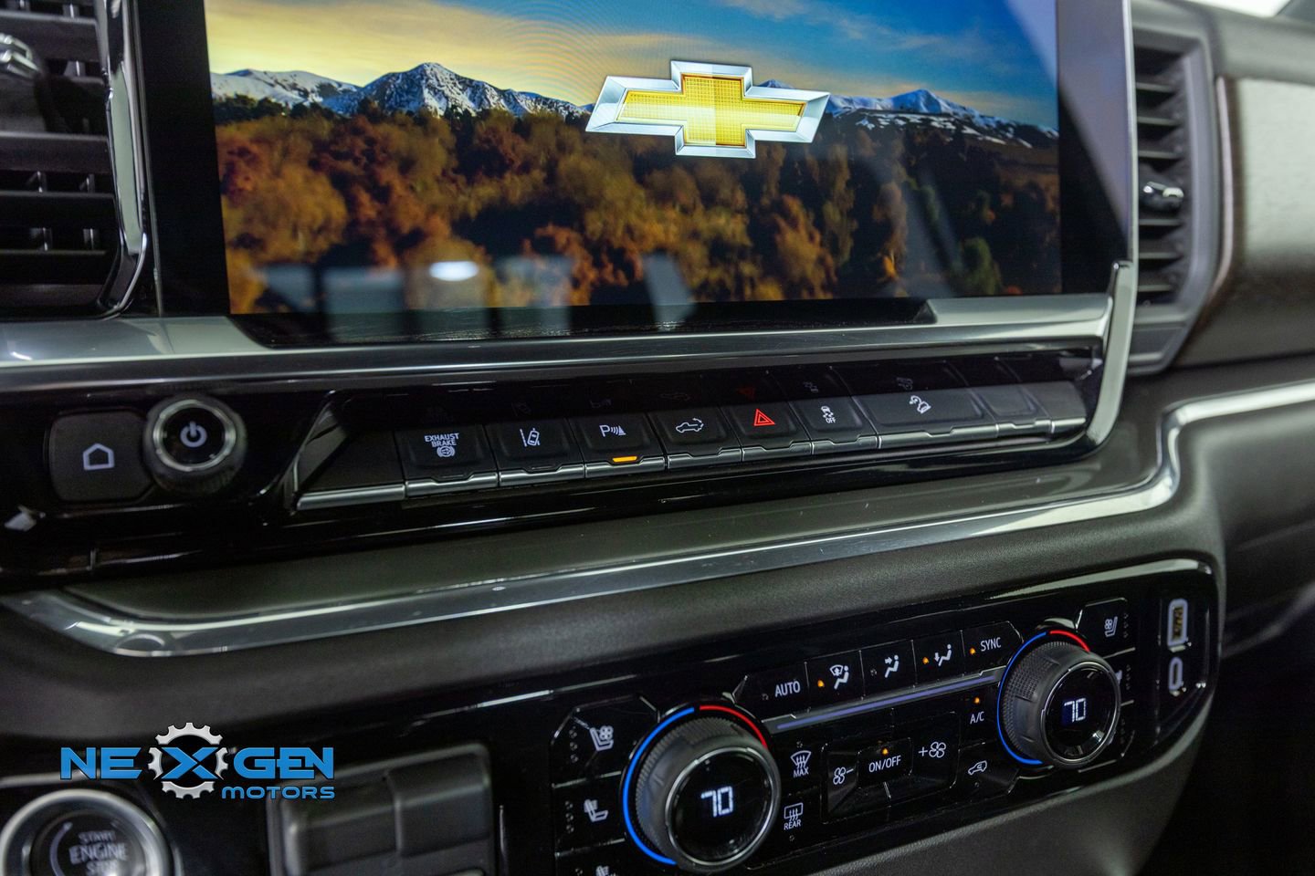 Used 2025 Chevrolet Silverado 2500 High Country w/ Technology Package image 17