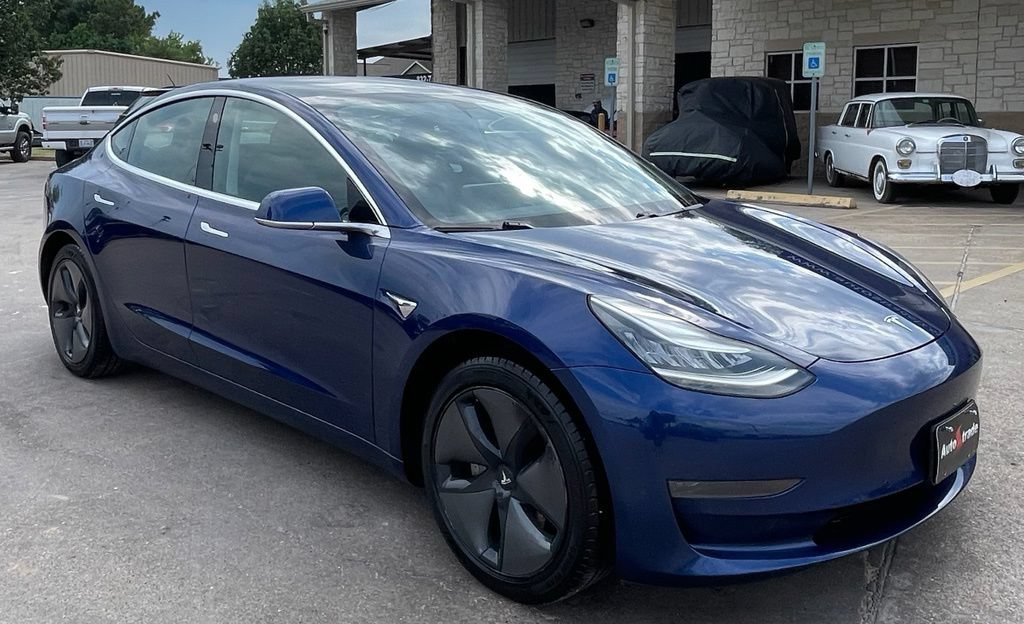 Used 2020 Tesla Model 3 Standard Range RWD image 2