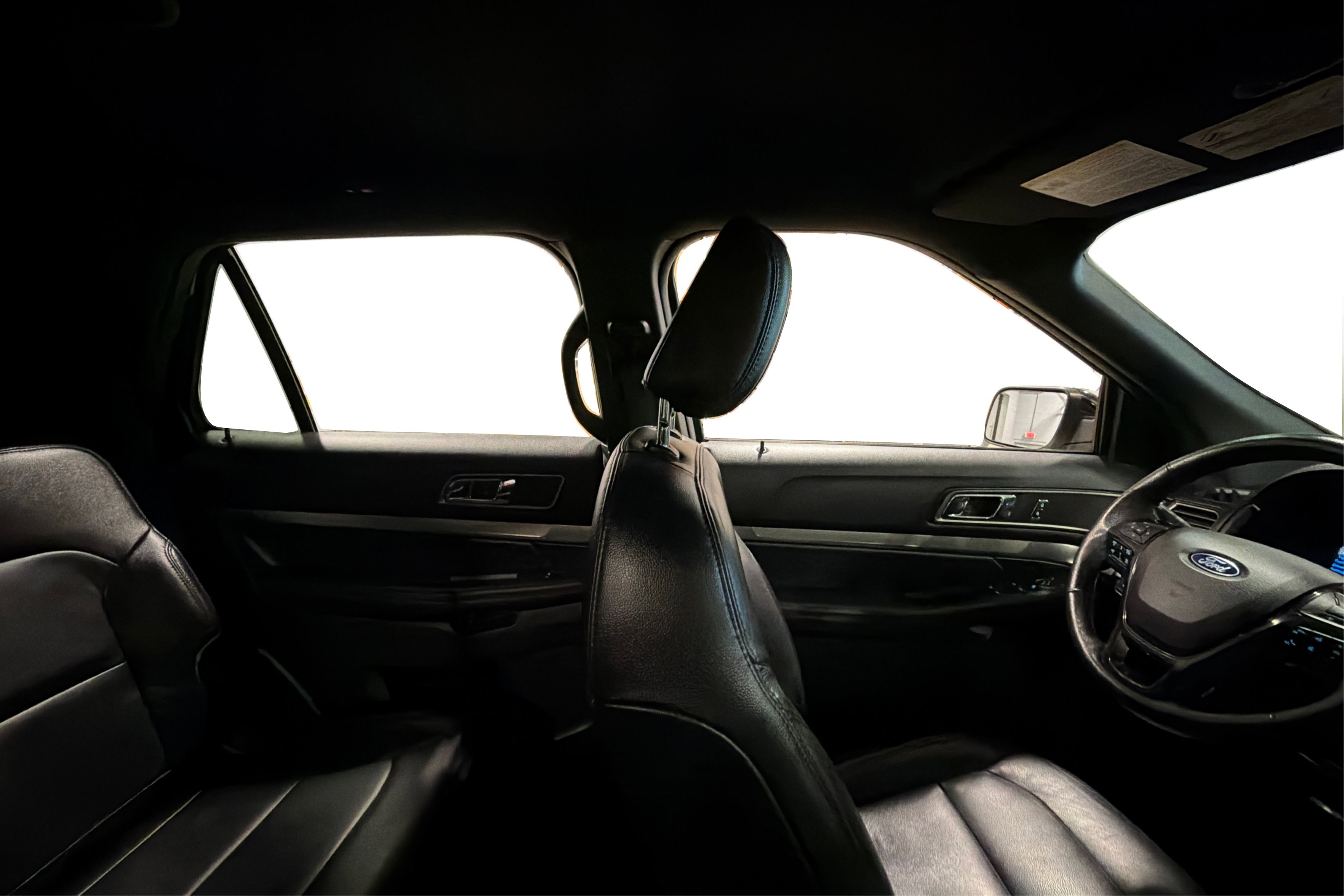 Used 2018 Ford Explorer XLT w/ Equipment Group 202A AWD/4WD image 41