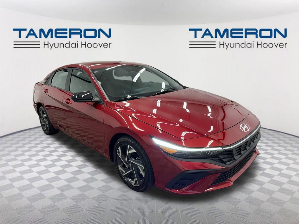 Used 2025 Hyundai Elantra SEL FWD image 7
