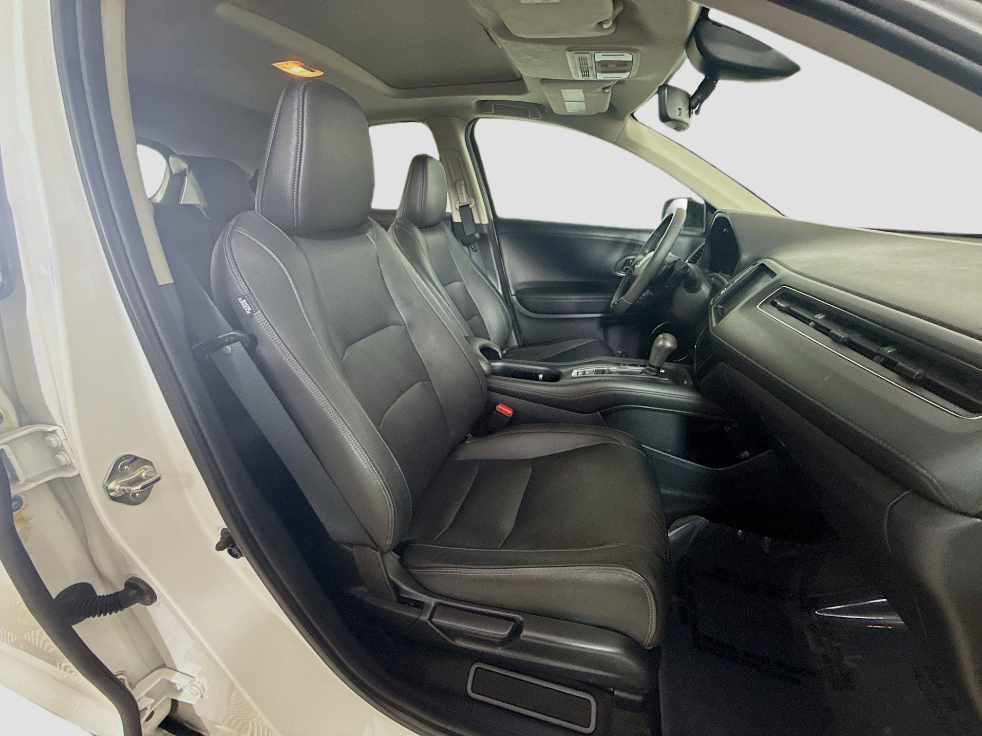 Used 2019 Honda HR-V Touring image 29