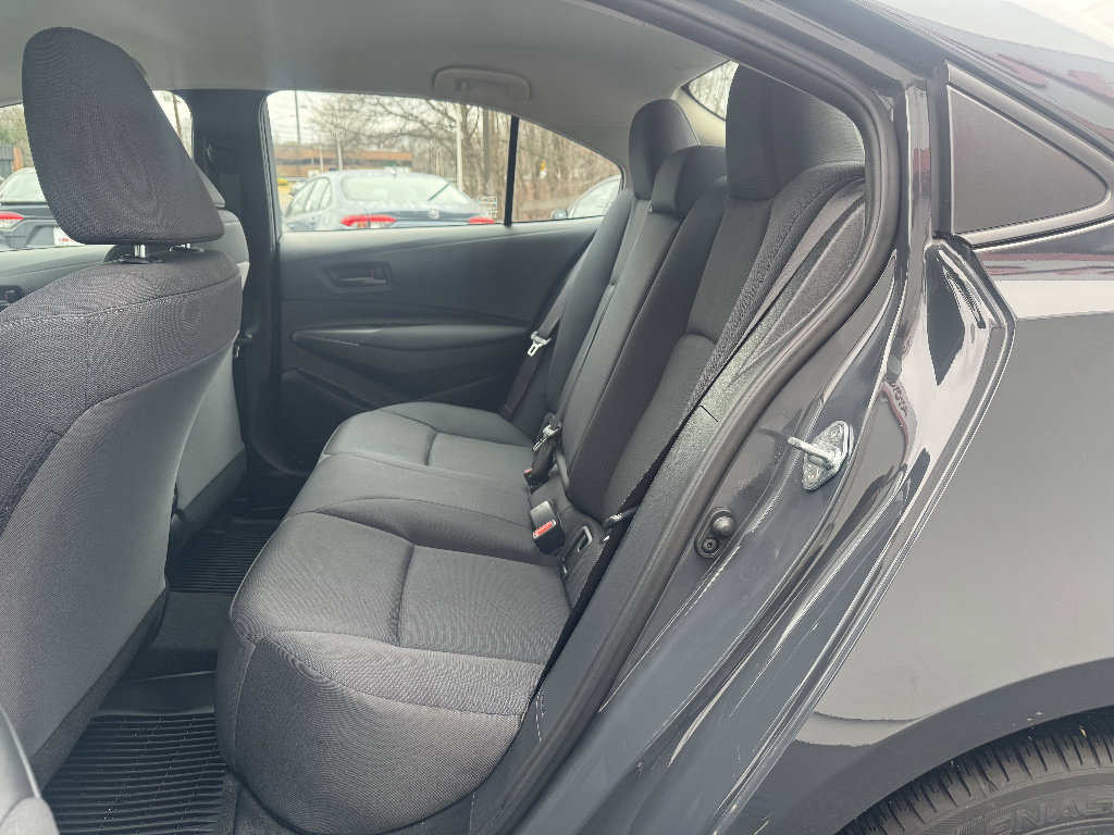 Used 2023 Toyota Corolla LE image 9