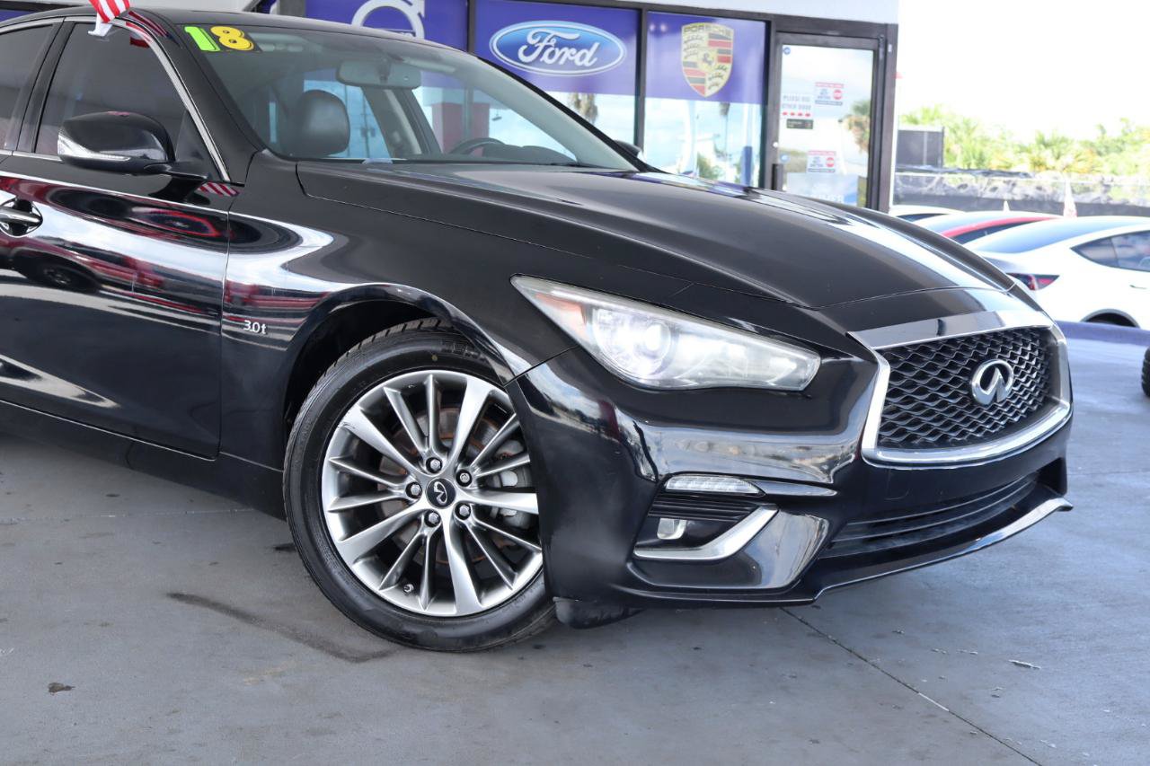 Used 2018 INFINITI Q50 Luxe RWD image 2