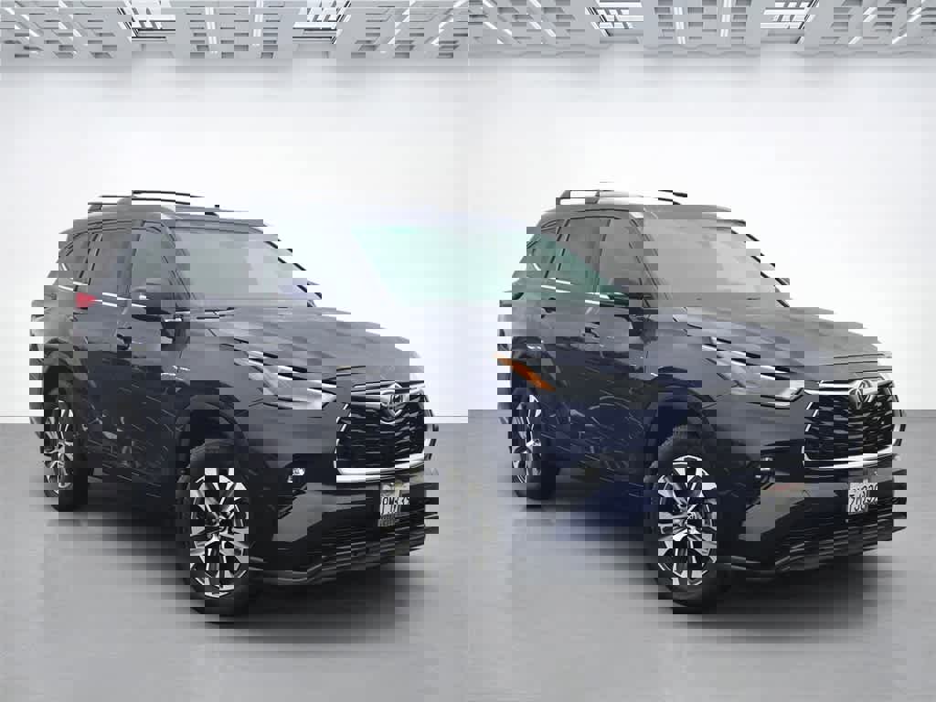 Used 2023 Toyota Highlander XLE image 8
