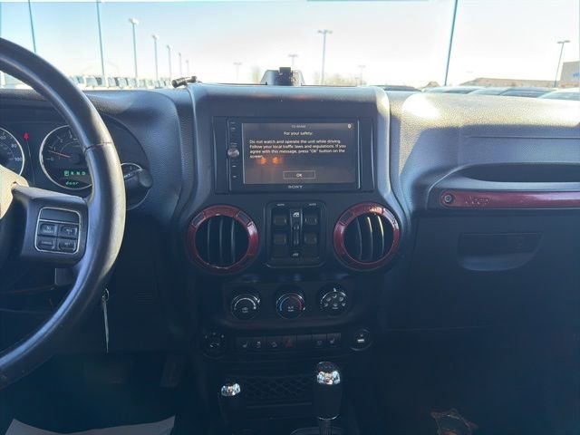 Used 2013 Jeep Wrangler Unlimited Sahara image 17