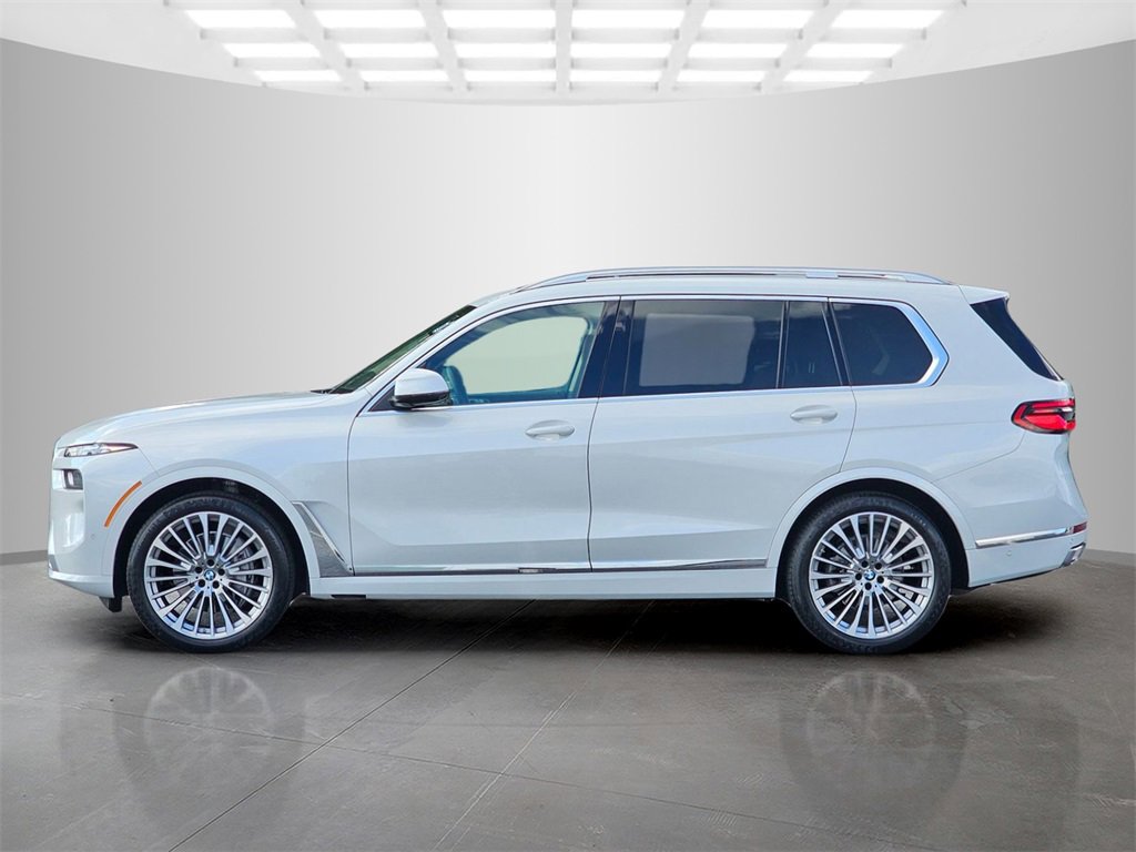 Used 2025 BMW X7 xDrive40i image 3