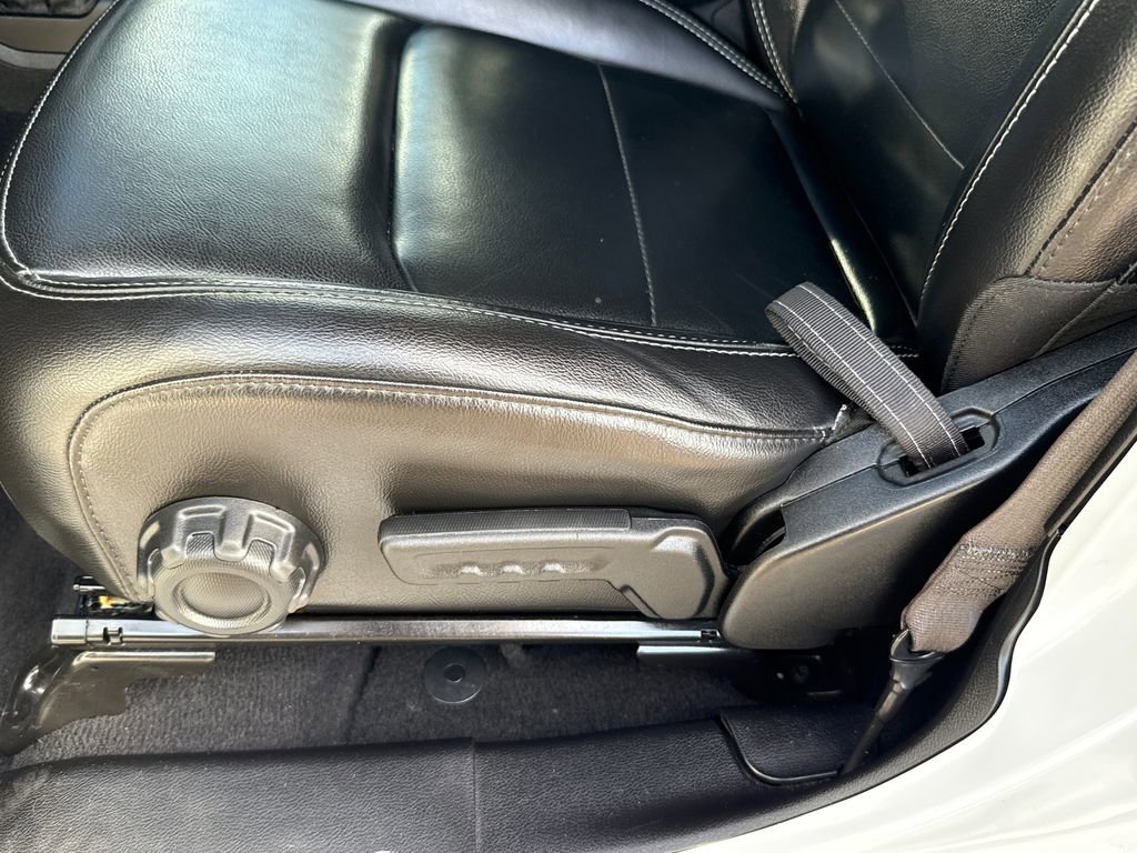 Used 2022 Jeep Wrangler Unlimited Sahara w/ Cold Weather Group image 27