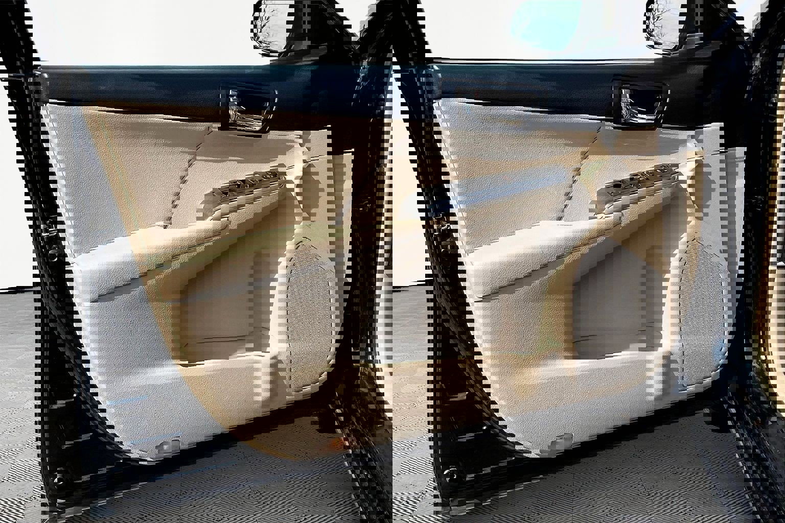 Used 2013 Toyota Camry XLE w/ Convenience Pkg image 20