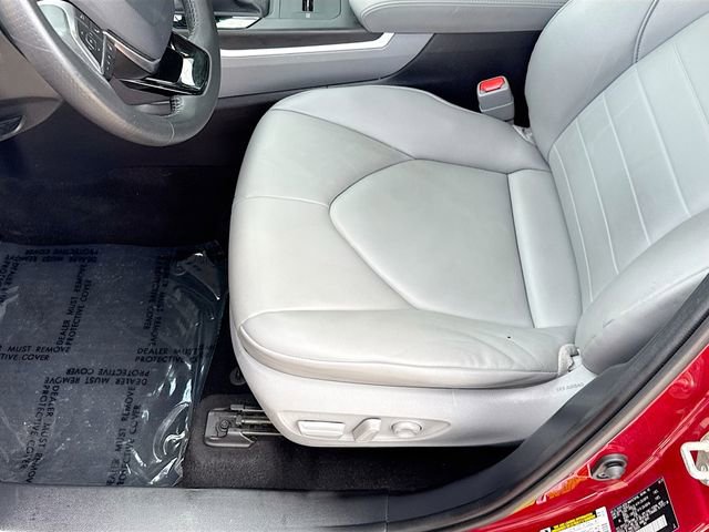 Used 2020 Toyota Highlander XLE image 19