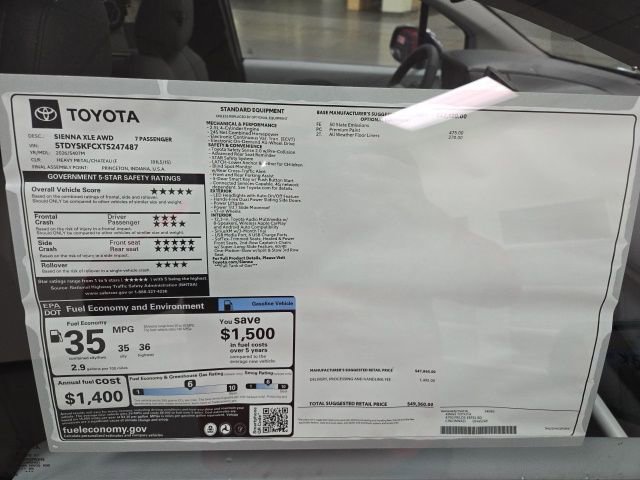 New 2026 Toyota Sienna XLE image 7