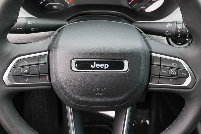 Used 2023 Jeep Compass Latitude w/ Convenience Group AWD/4WD image 9
