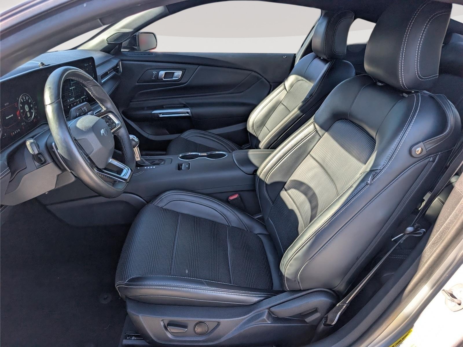 Used 2025 Ford Mustang GT Premium RWD image 16
