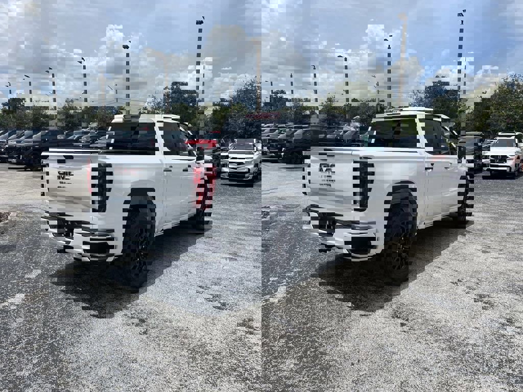 New 2025 GMC Sierra 1500 Pro w/ Graphite Edition image 5