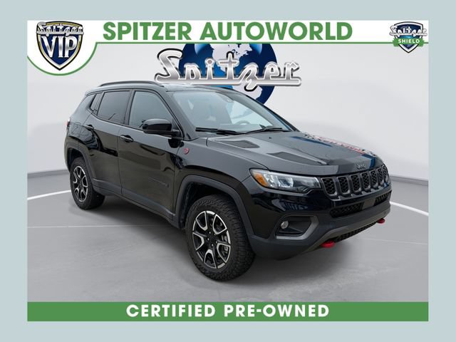 Used 2024 Jeep Compass Trailhawk AWD/4WD image 1