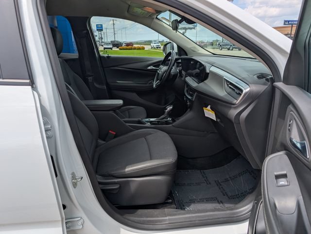 Used 2024 Buick Encore GX Preferred FWD image 3