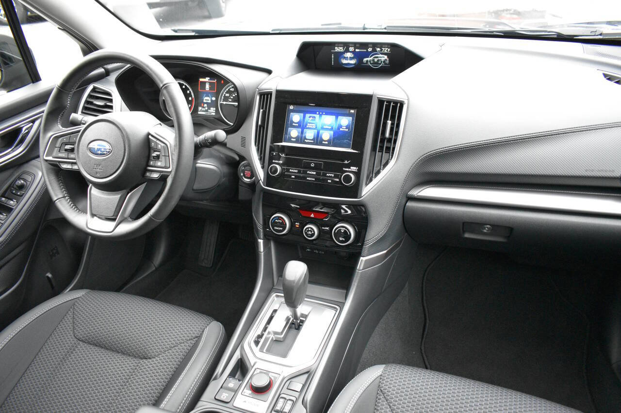Used 2023 Subaru Forester Premium image 33
